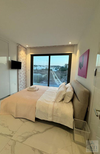 Image No.12-3 Bed Villa for sale