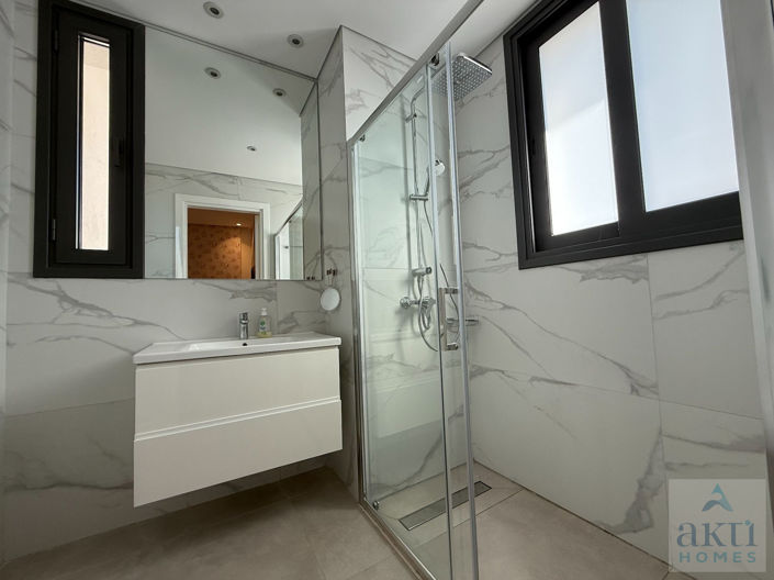 Image No.17-3 Bed Villa for sale