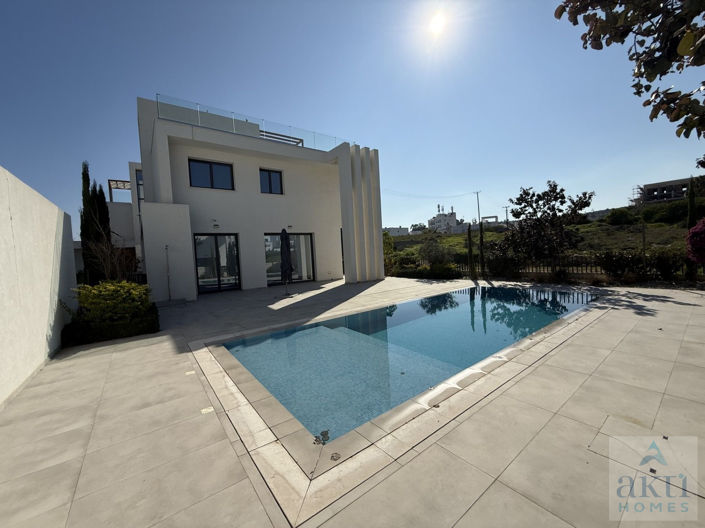 Image No.2-3 Bed Villa for sale