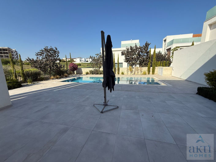 Image No.28-3 Bed Villa for sale