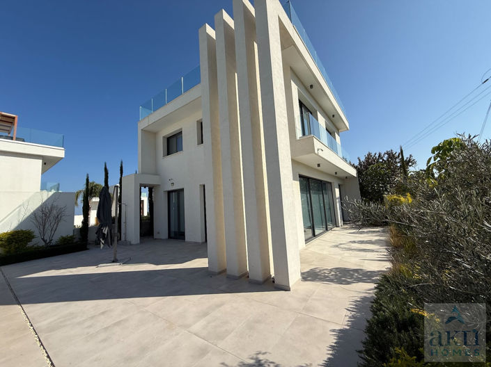 Image No.29-3 Bed Villa for sale