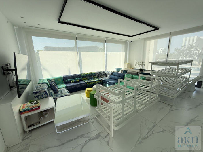 Image No.9-3 Bed Villa for sale