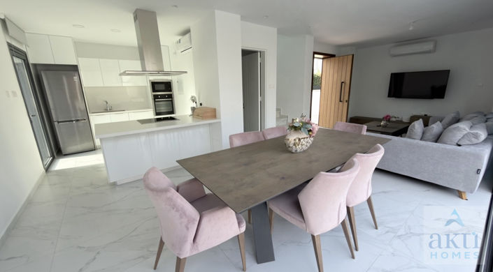 Image No.2-3 Bed Villa for sale