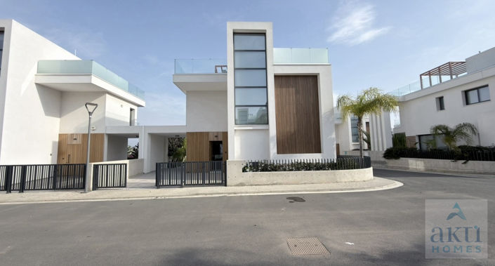 Image No.29-3 Bed Villa for sale