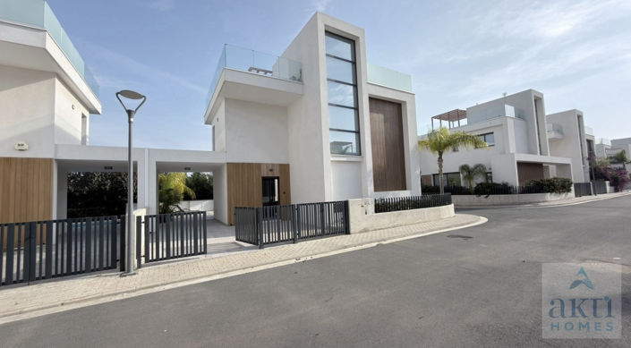 Image No.30-3 Bed Villa for sale