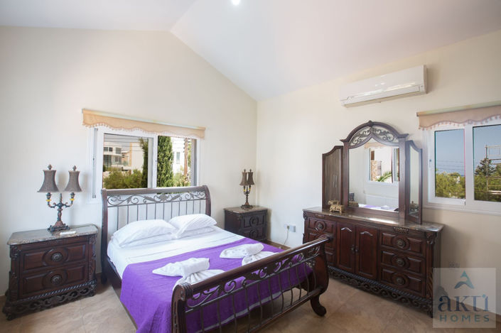 Image No.11-3 Bed Villa for sale