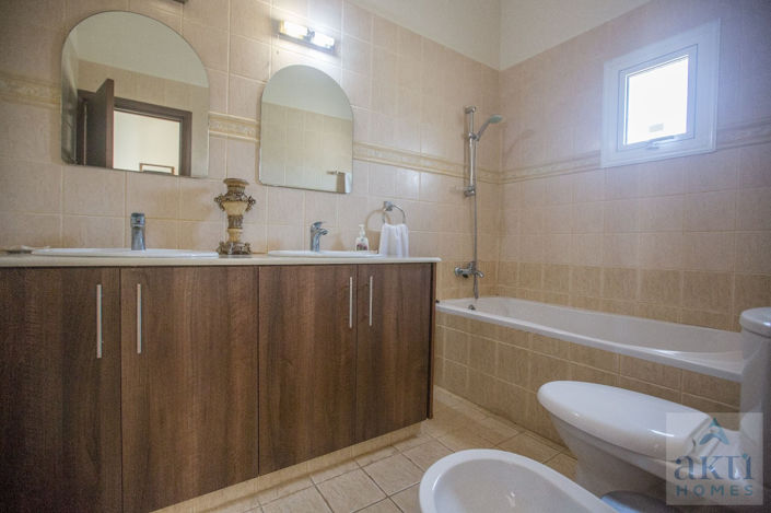 Image No.13-3 Bed Villa for sale