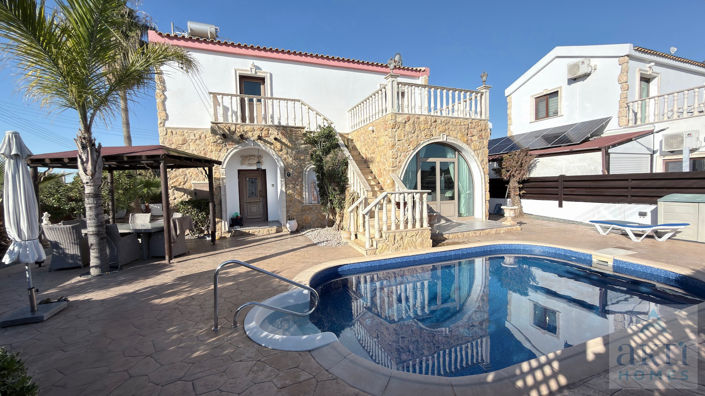 Image No.32-2 Bed Villa for sale