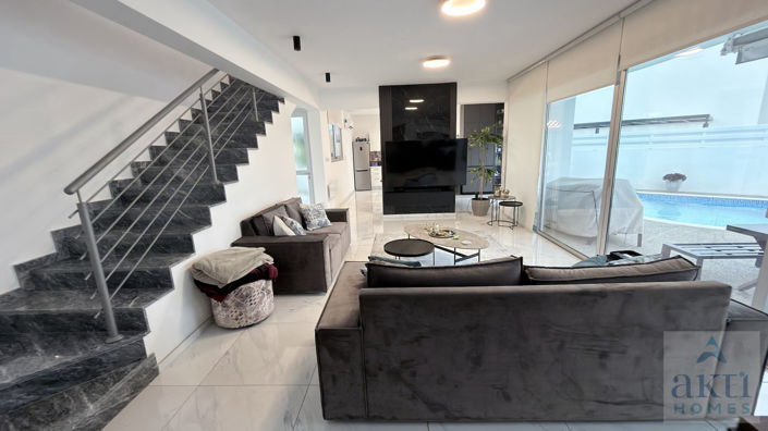 Image No.6-3 Bed Villa for sale