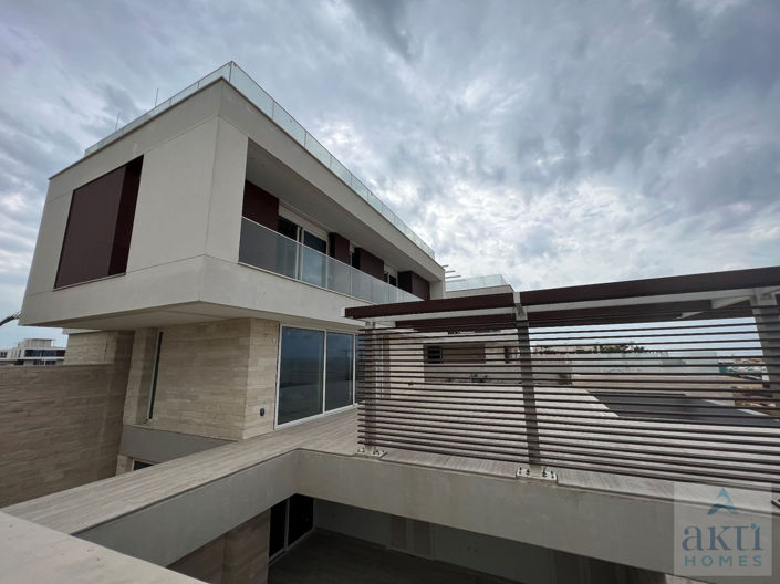 Image No.26-3 Bed Villa for sale