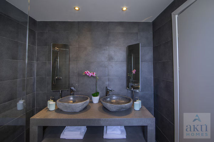 Image No.9-4 Bed Villa for sale