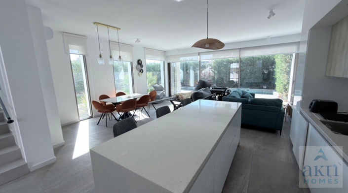 Image No.10-3 Bed Villa for sale