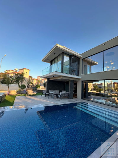 Image No.10-5 Bed Villa for sale