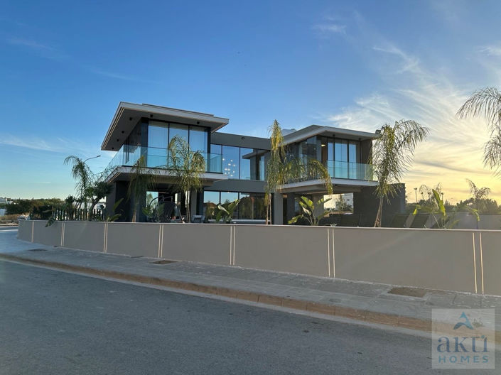 Image No.17-5 Bed Villa for sale