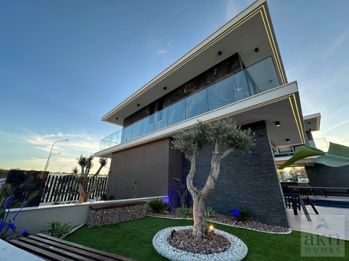 Image No.18-5 Bed Villa for sale