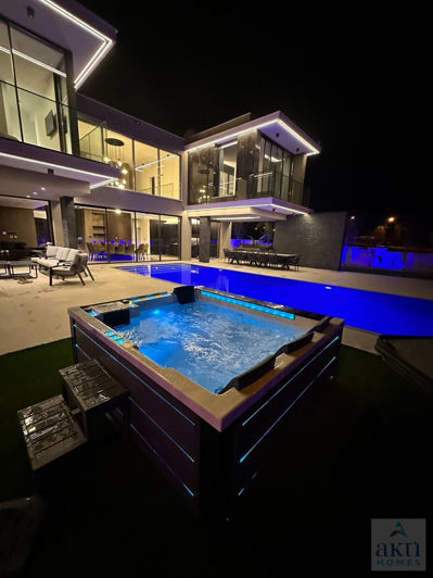 Image No.2-5 Bed Villa for sale