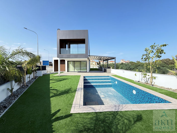 Image No.10-4 Bed Villa for sale