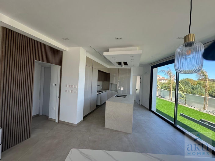 Image No.6-4 Bed Villa for sale