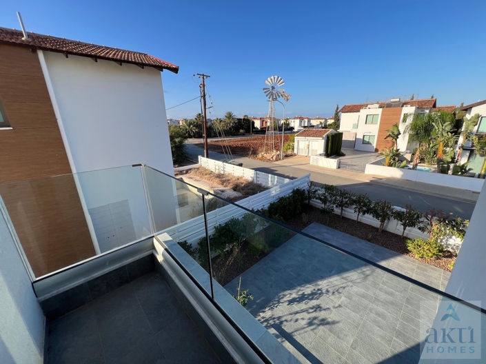 Image No.11-3 Bed Villa for sale