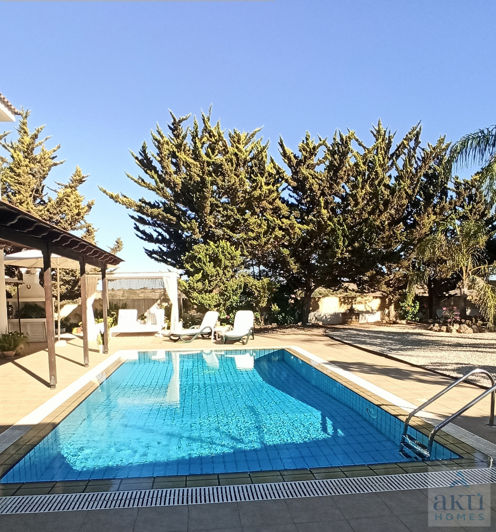 Image No.2-4 Bed Villa for sale