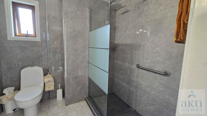 Image No.18-4 Bed Villa for sale