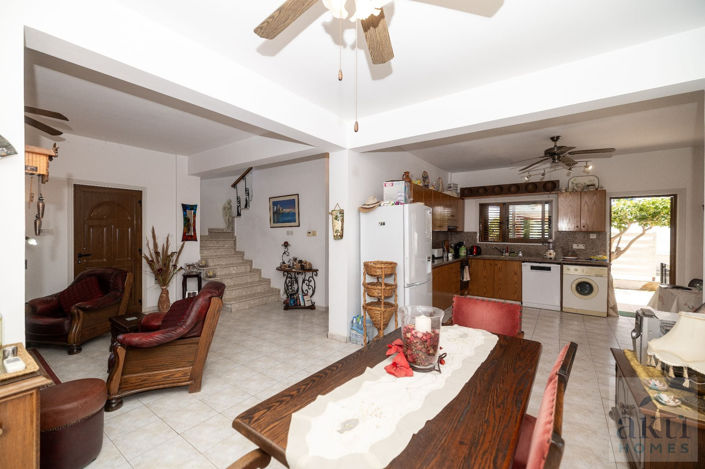 Image No.3-4 Bed Villa for sale