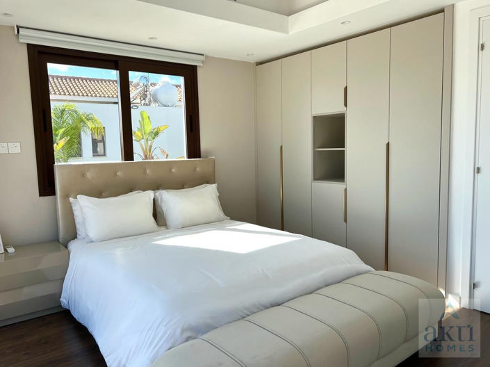 Image No.20-3 Bed Villa for sale