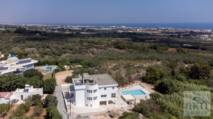 Image No.19-6 Bed Villa for sale