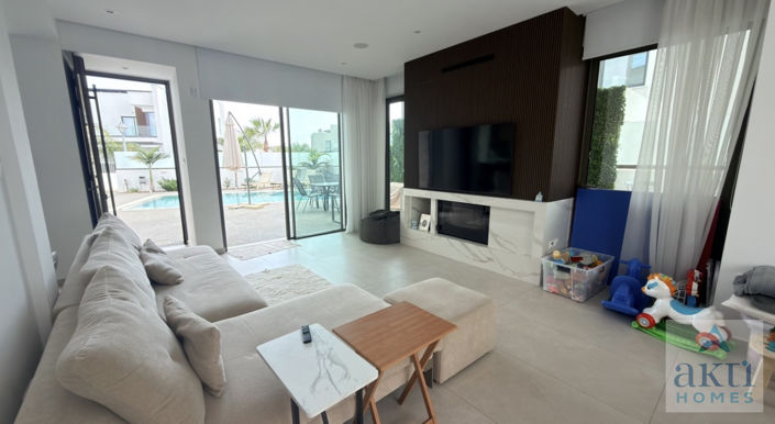 Image No.3-3 Bed Villa for sale