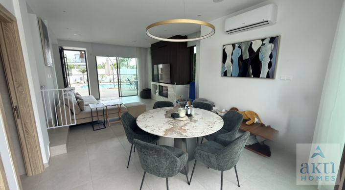 Image No.8-3 Bed Villa for sale