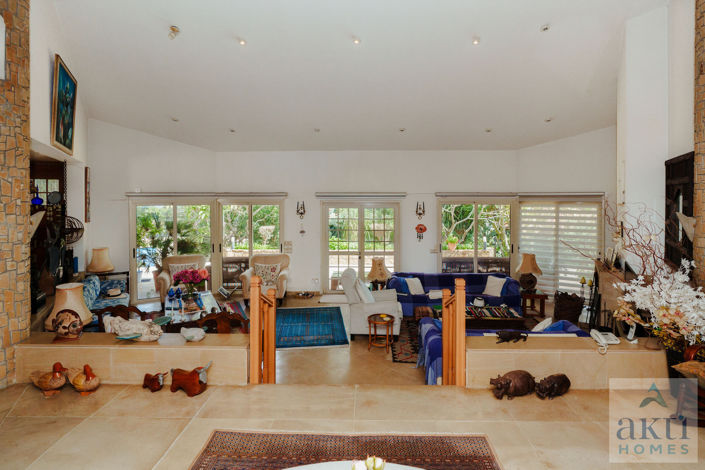 Image No.5-5 Bed Villa for sale