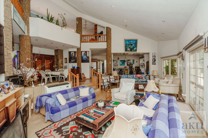 Image No.9-5 Bed Villa for sale