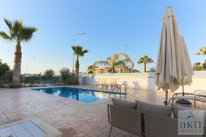 Image No.2-3 Bed Villa for sale