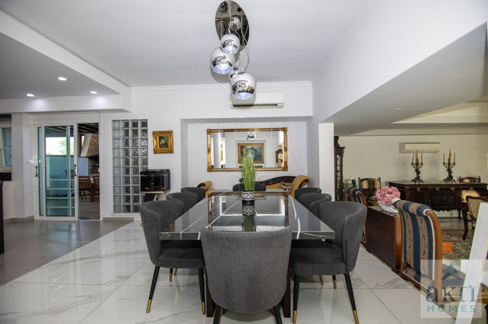 Image No.5-5 Bed Villa for sale