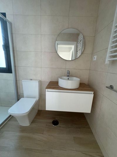 Image No.18-2 Bed Flat for sale