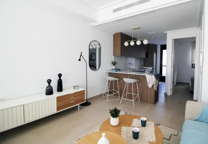 Image No.3-4 Bed Semi-Detached for sale