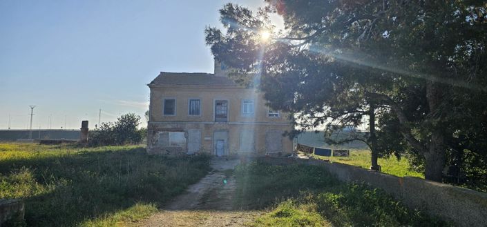 Image No.18-6 Bed Country House for sale