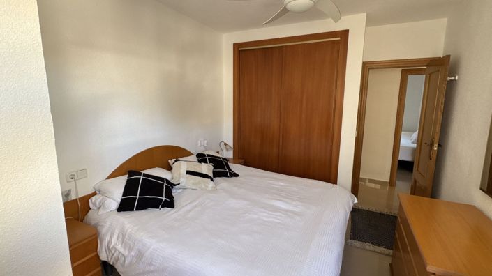 Image No.23-3 Bed Flat for sale