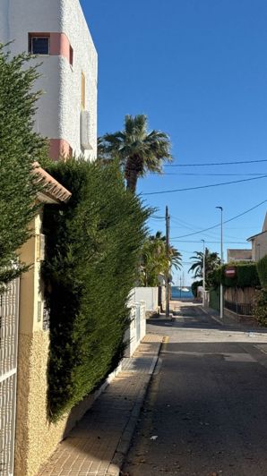 Image No.40-3 Bed Flat for sale