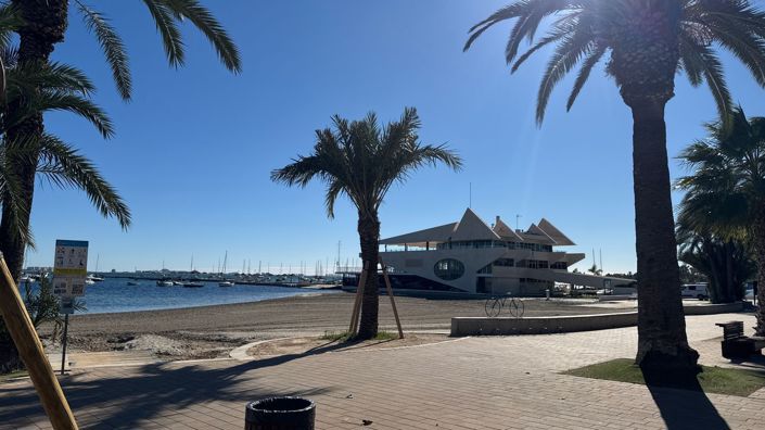 Image No.50-3 Bed Flat for sale