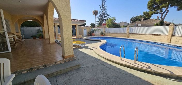 Image No.2-5 Bed Villa for sale