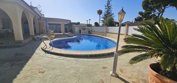 Image No.6-5 Bed Villa for sale