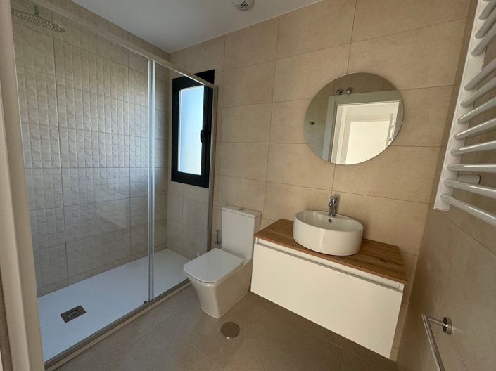 Image No.10-2 Bed Flat for sale