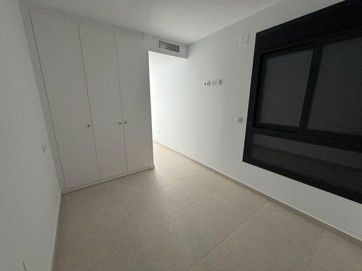 Image No.7-2 Bed Flat for sale