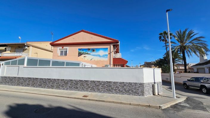 Image No.10-3 Bed Villa for sale