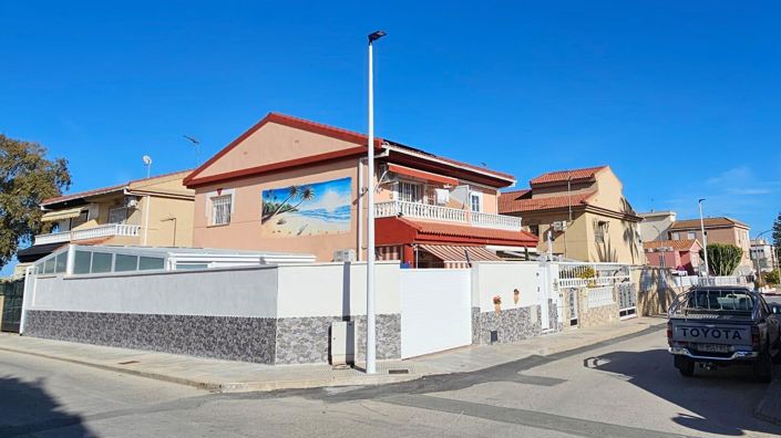 Image No.34-3 Bed Villa for sale