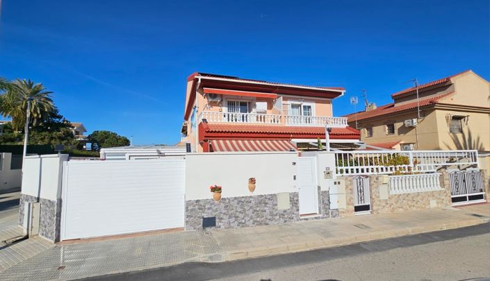 Image No.8-3 Bed Villa for sale