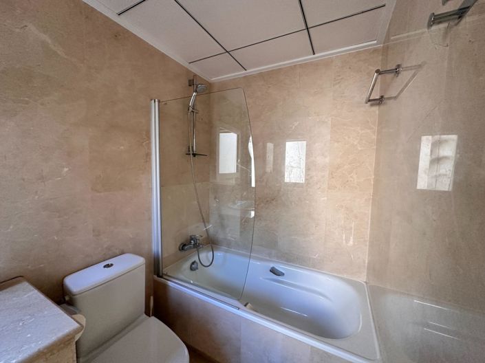 Image No.16-2 Bed Townhouse for sale