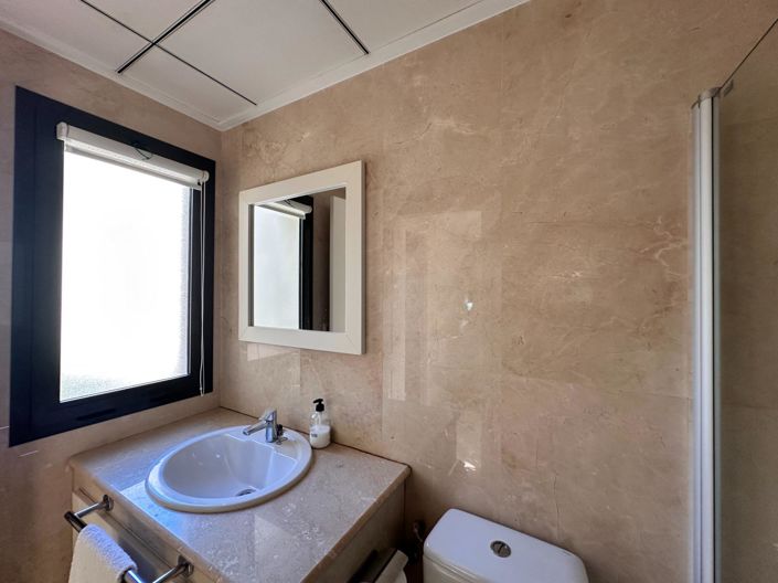 Image No.17-2 Bed Townhouse for sale