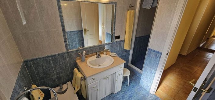 Image No.36-5 Bed Villa for sale